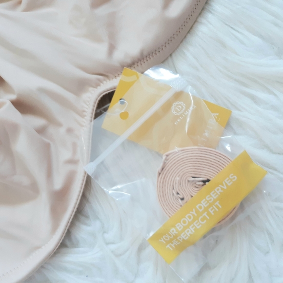 Delimira Minimizer Strapless Bra NWT - Picture 8 of 9